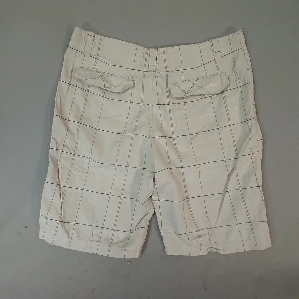 Nike Shorts men's 38 x 12 White plaid Athletic department Bermuda outdoor sports
